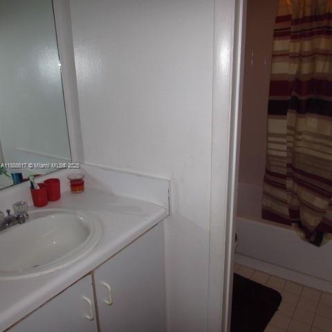 LAKESHORE CONDO #2 - Residential