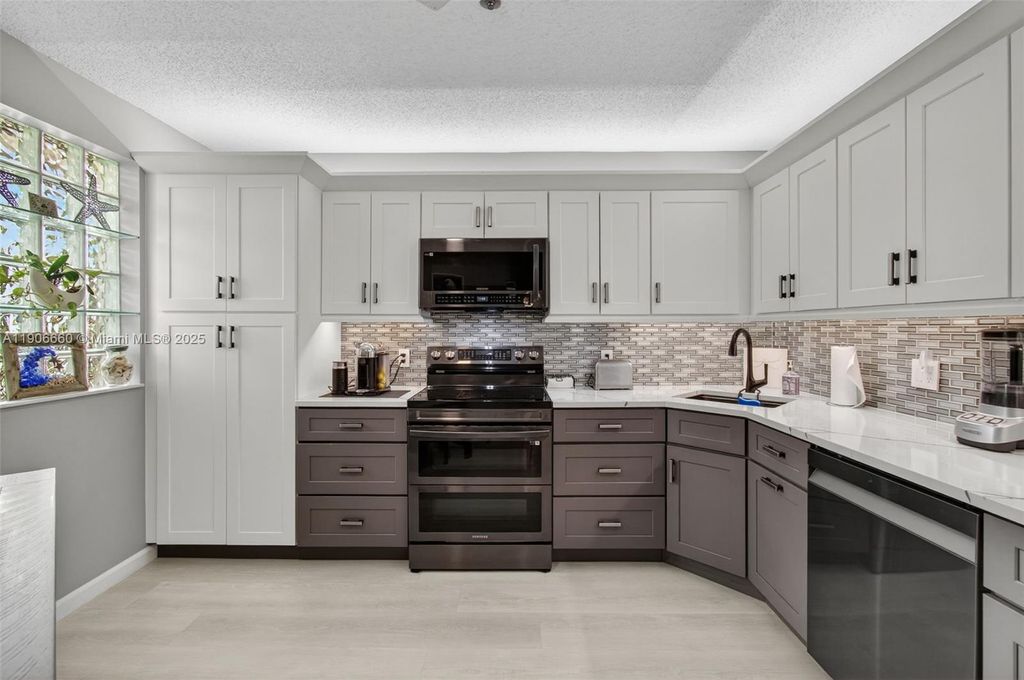 Photo of 5099 Splendido Ct #U, Boynton Beach, FL 33437 (MLS # A11906660)