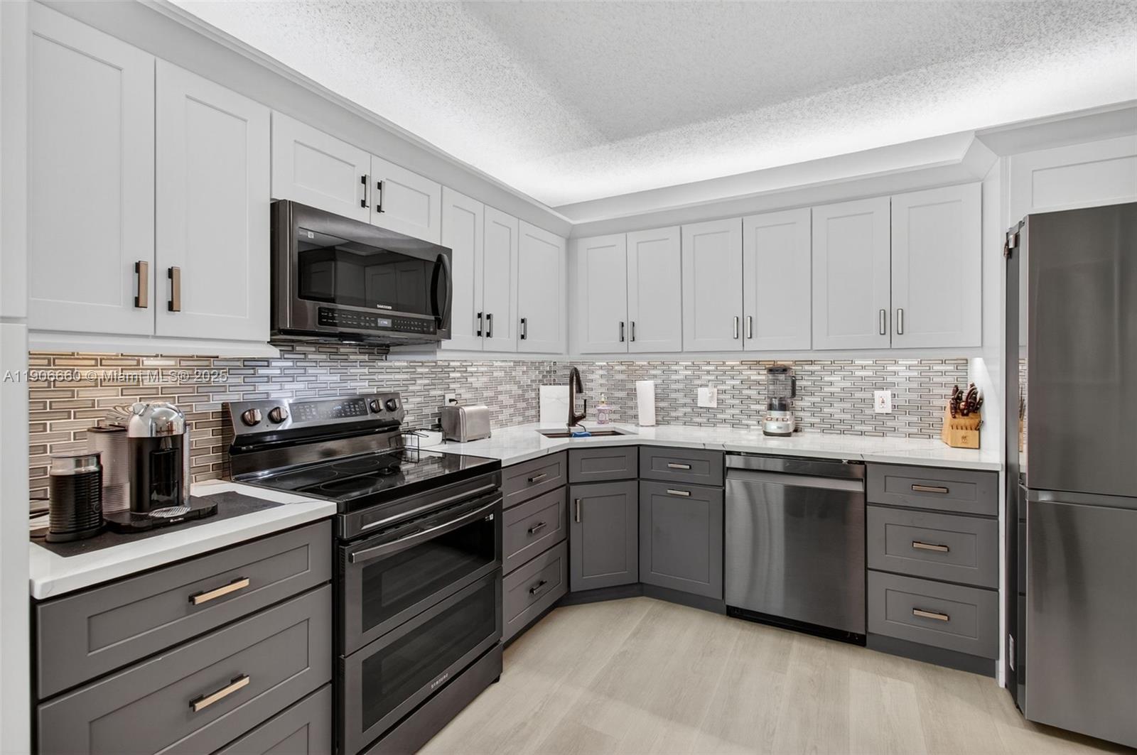 EXCELLENTE VILLAGE A,B,C, - Residential