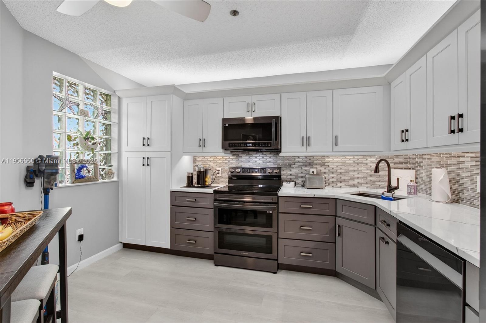 EXCELLENTE VILLAGE A,B,C, - Residential