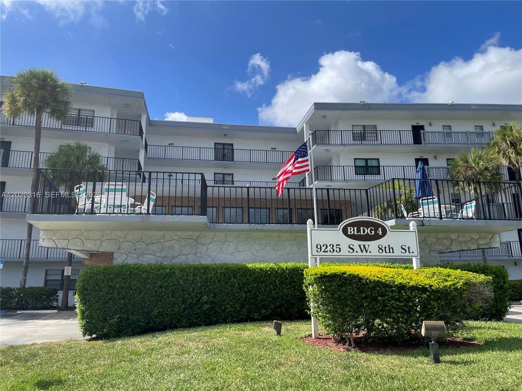 Photo of 9235 SW 8th St #209, Boca Raton, FL 33428 (MLS # A12020316)