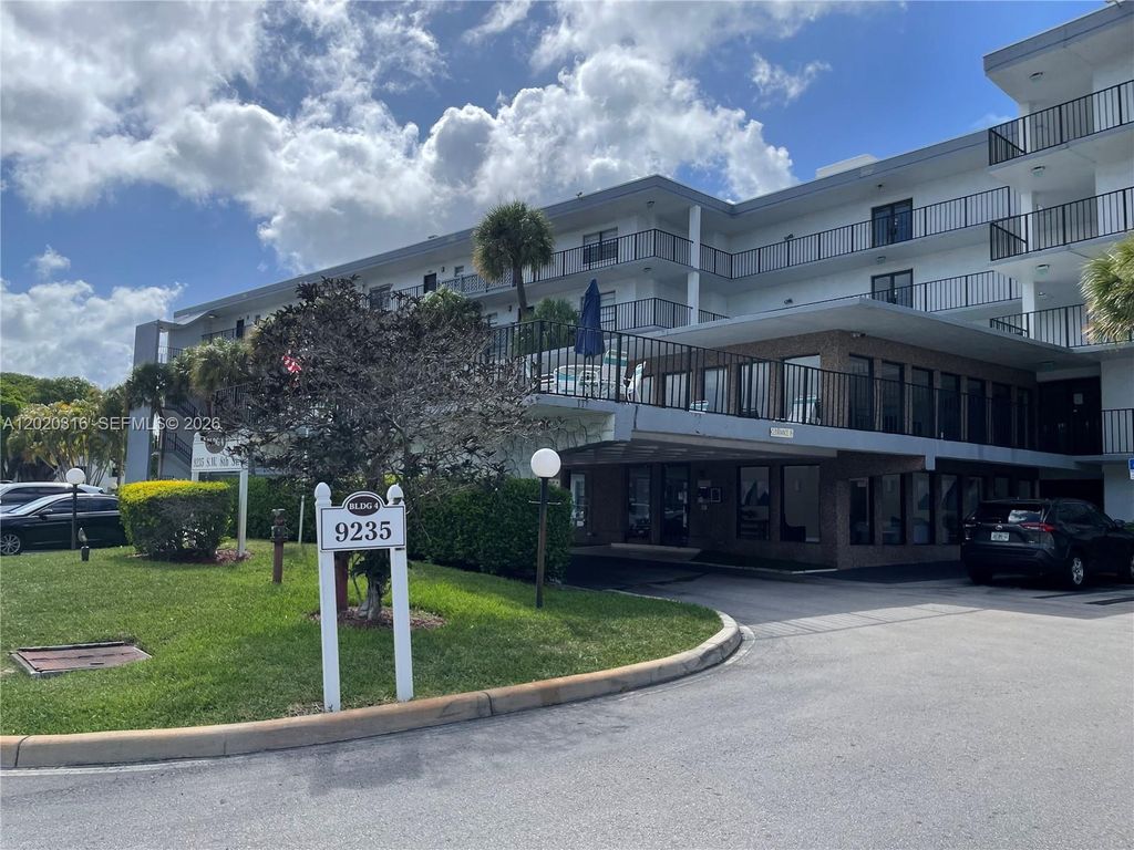 Photo of 9235 SW 8th St #209, Boca Raton, FL 33428 (MLS # A12020316)