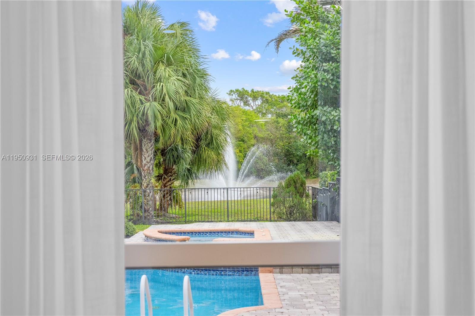 IN THE PINES - Residential