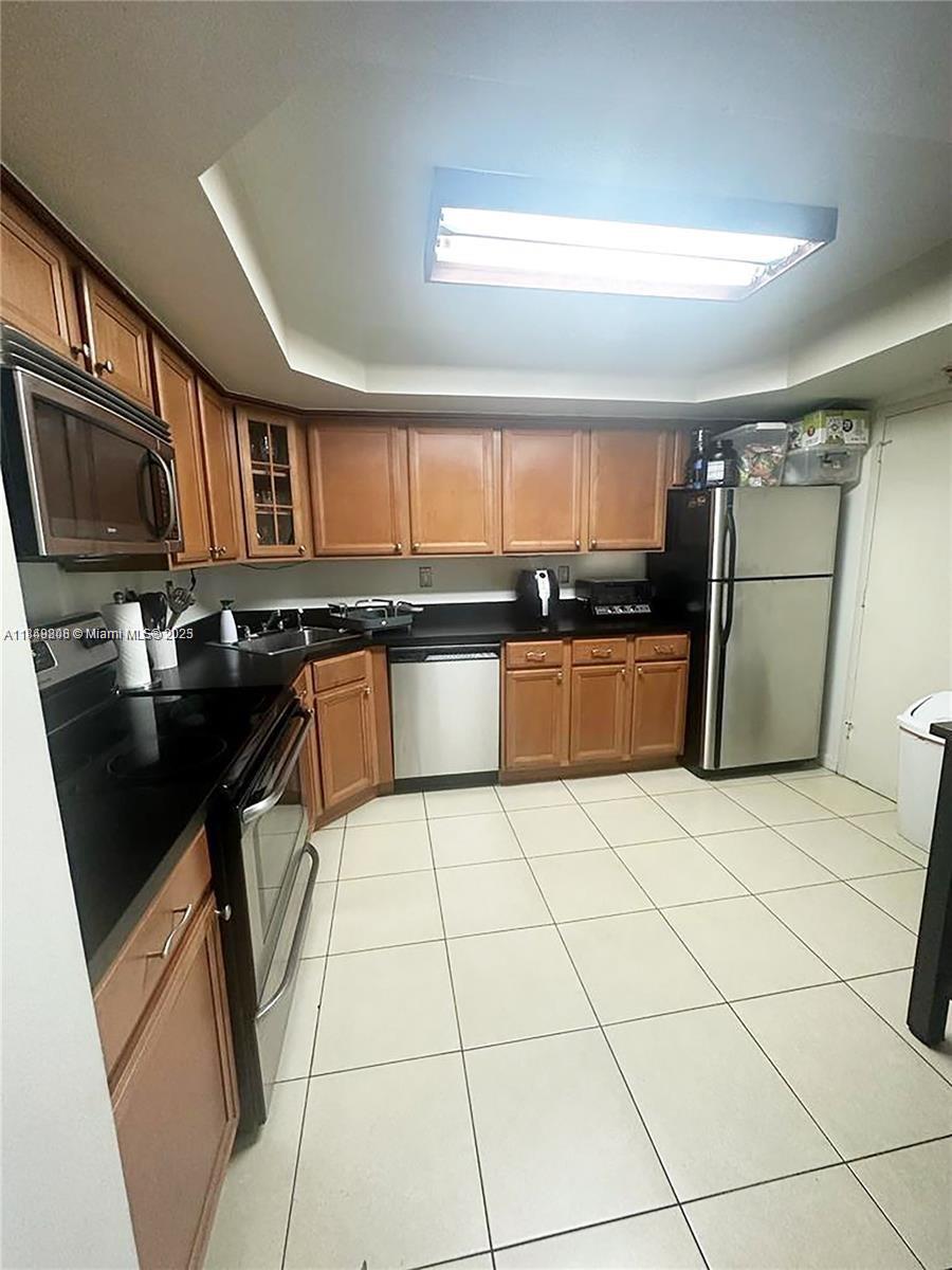 2750 NE 183rd St 1404