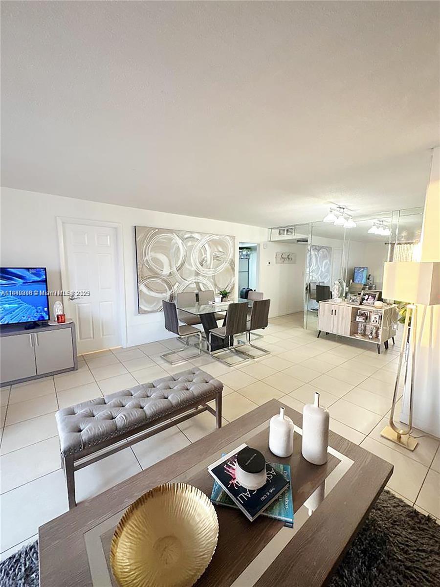 2750 NE 183rd St 1404