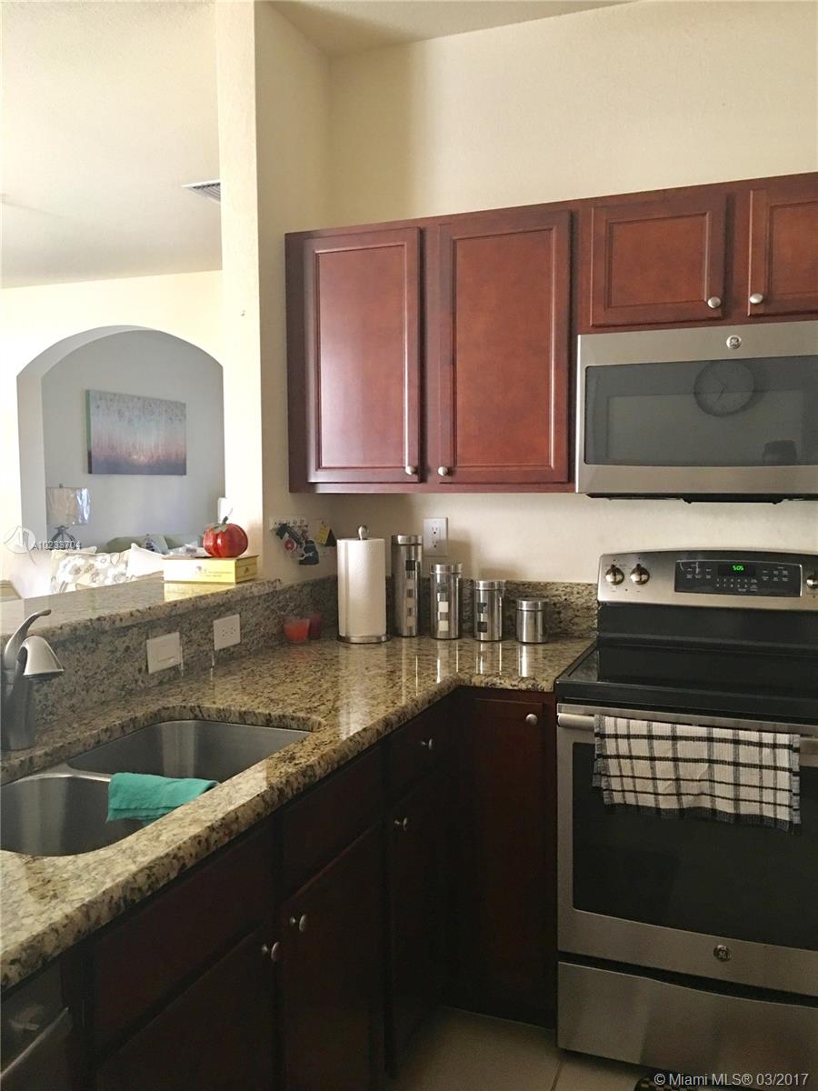 KENDALL COMMONS RESIDENTI - Residential Lease