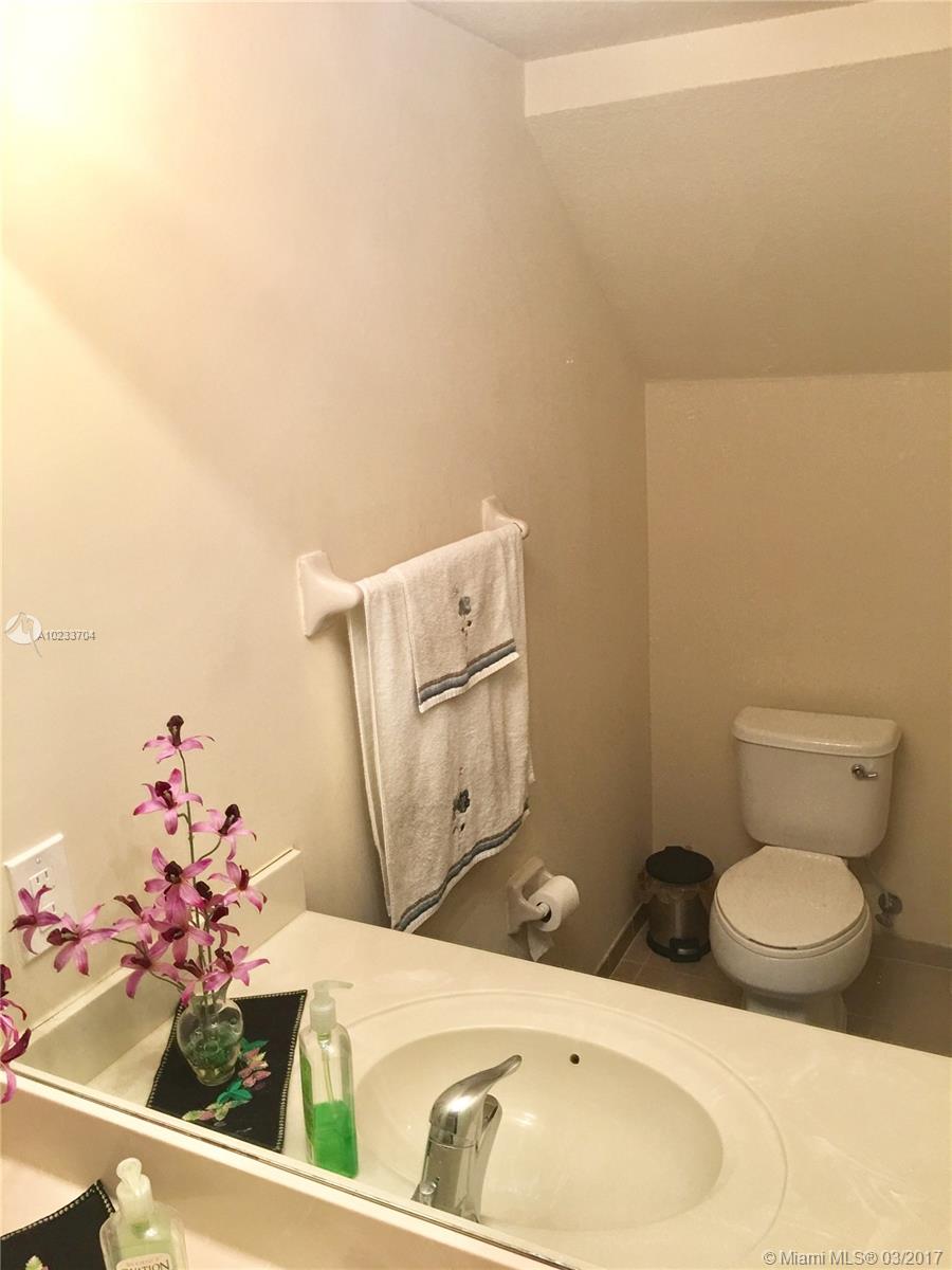 KENDALL COMMONS RESIDENTI - Residential Lease