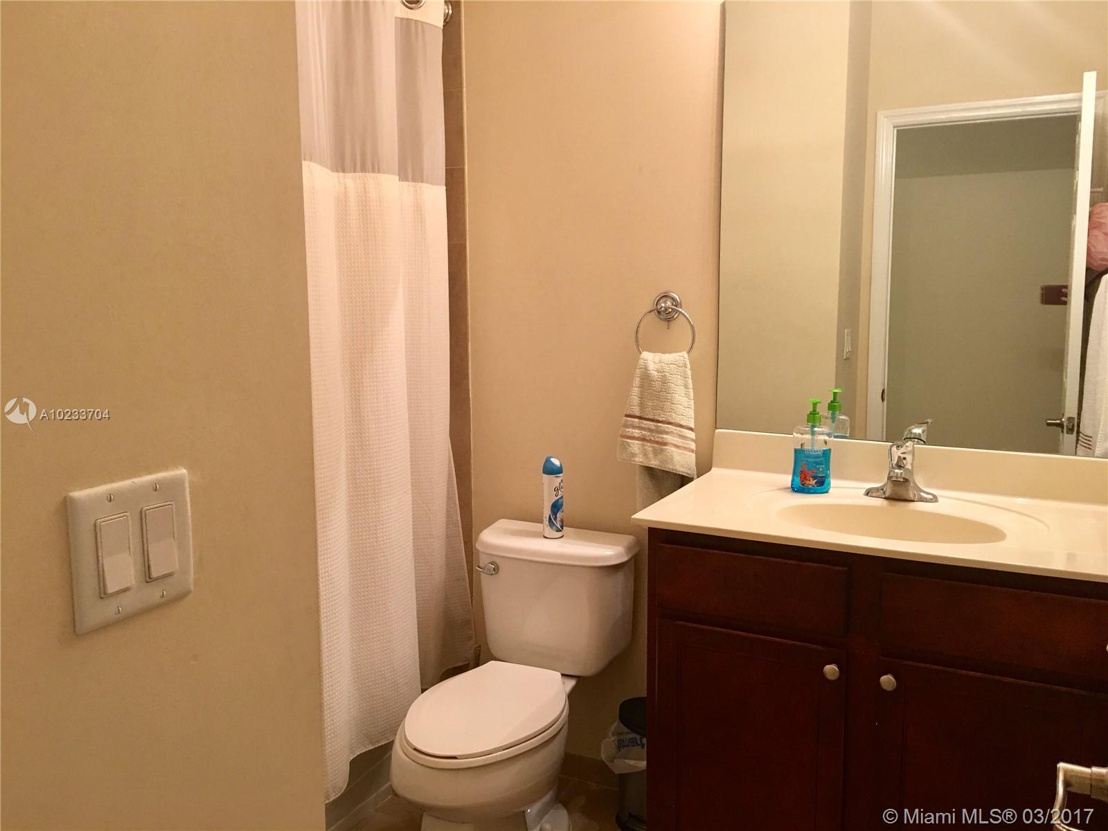 KENDALL COMMONS RESIDENTI - Residential Lease