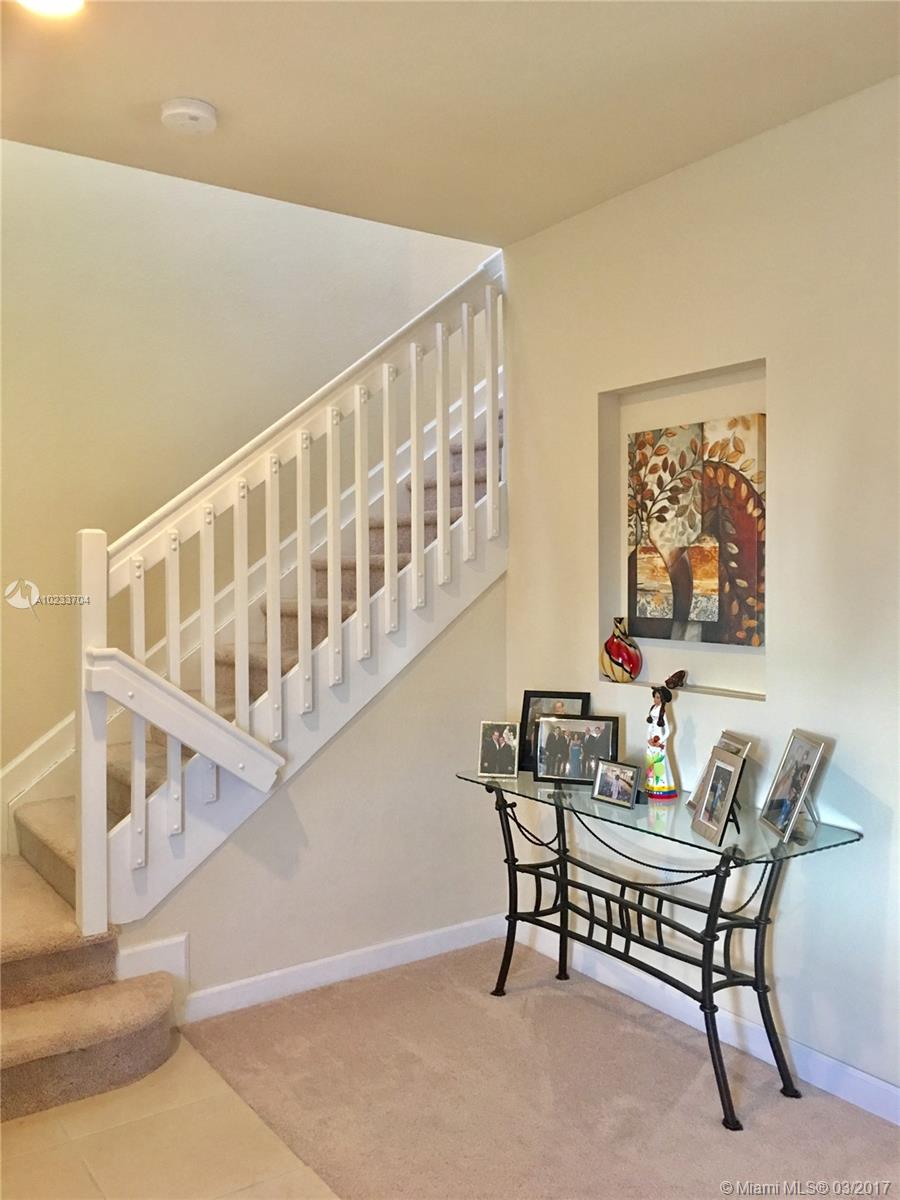 KENDALL COMMONS RESIDENTI - Residential Lease