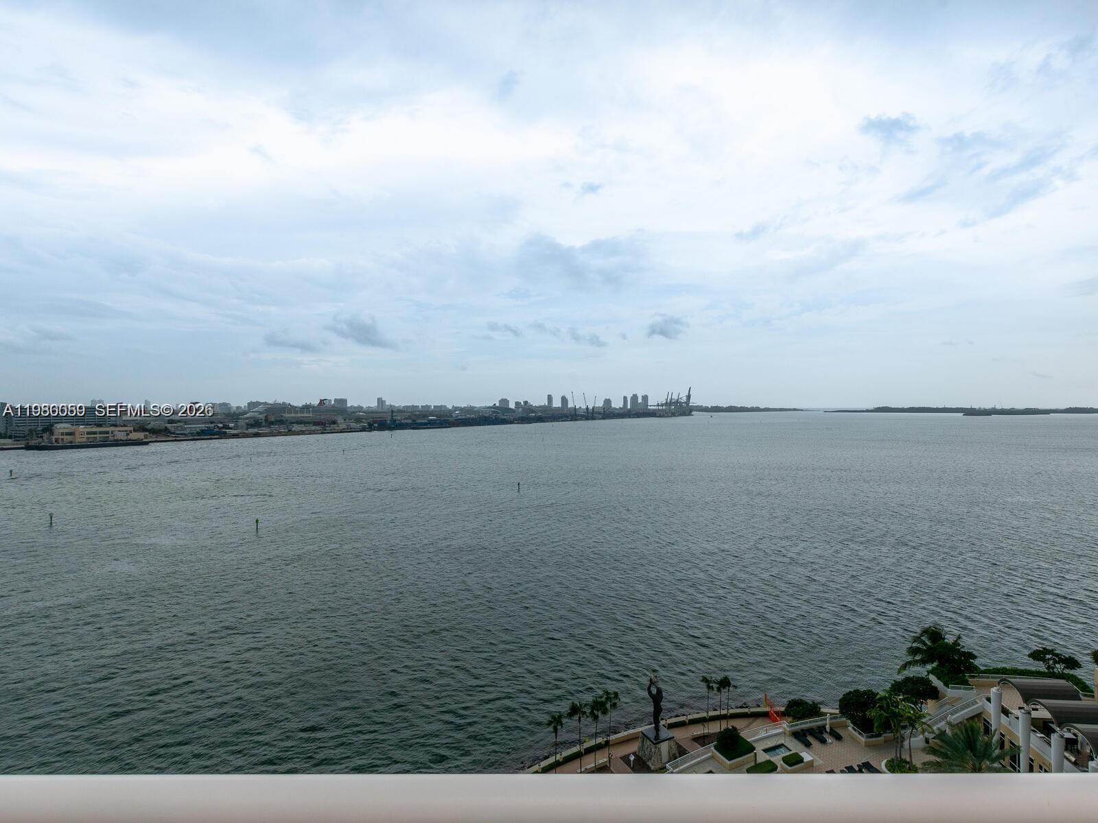 THREE TEQUESTA POINT COND - Residential