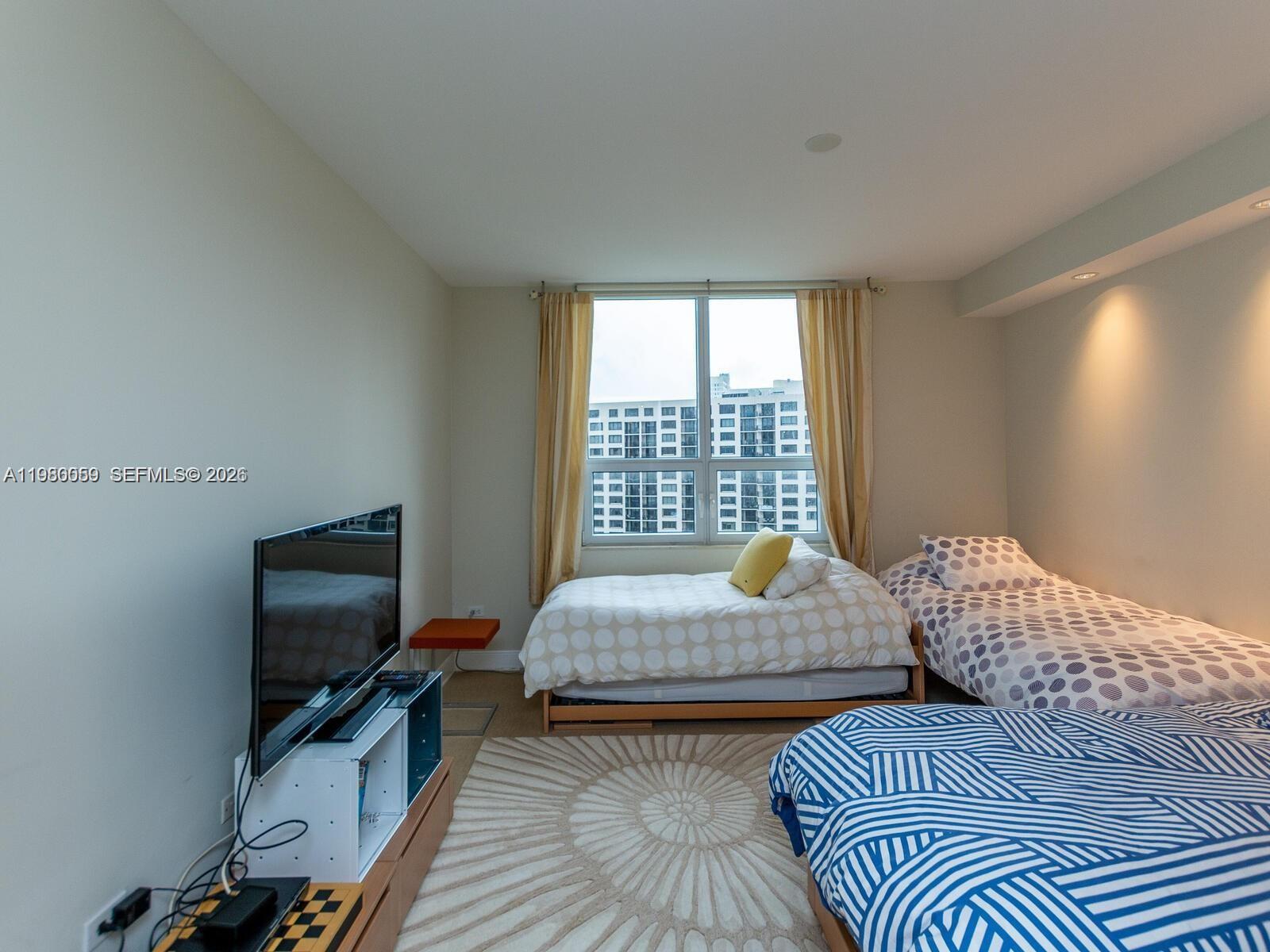 THREE TEQUESTA POINT COND - Residential