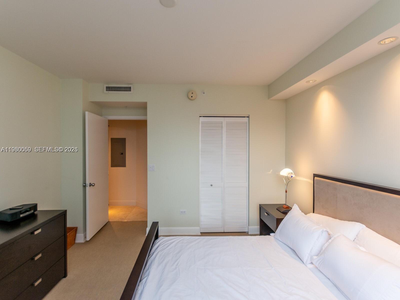 THREE TEQUESTA POINT COND - Residential