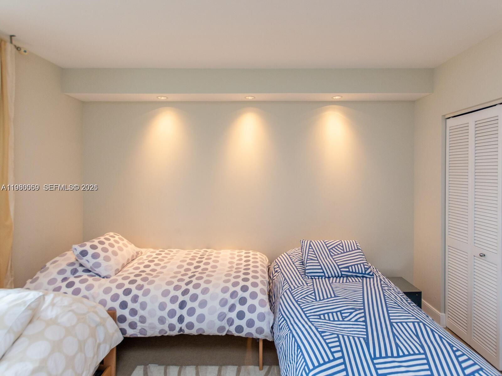 THREE TEQUESTA POINT COND - Residential