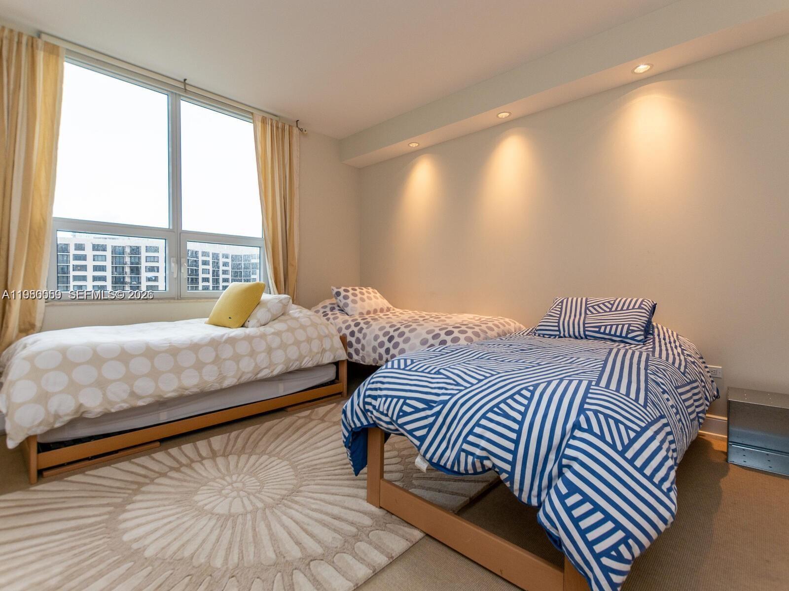 THREE TEQUESTA POINT COND - Residential