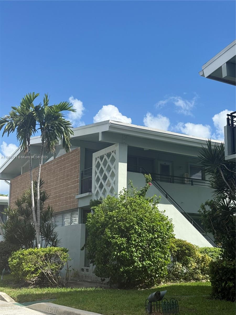 1060 CO-OP APTS INC - Residential Lease