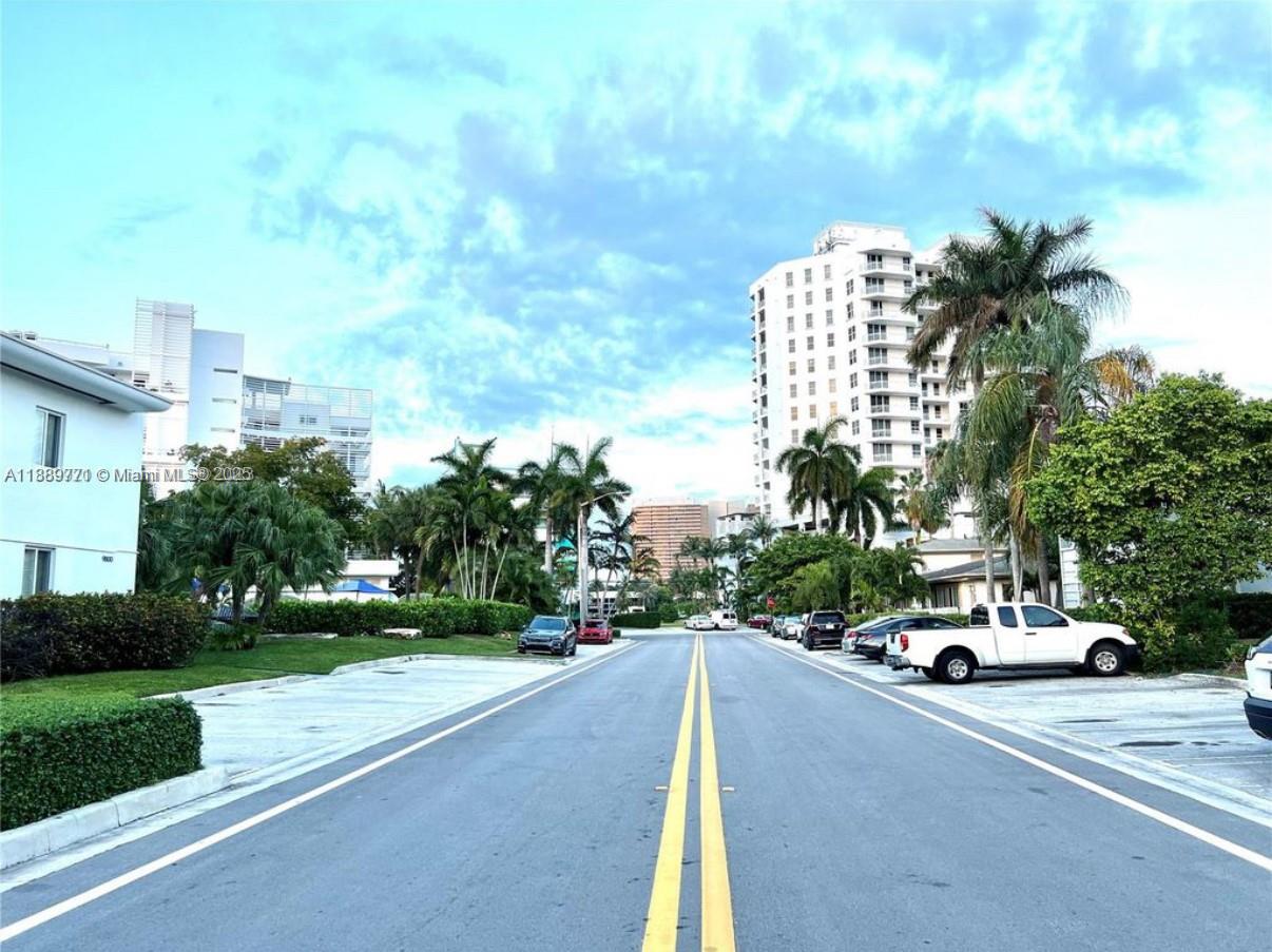 1060 CO-OP APTS INC - Residential Lease