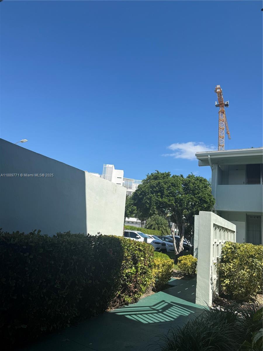 1060 CO-OP APTS INC - Residential Lease