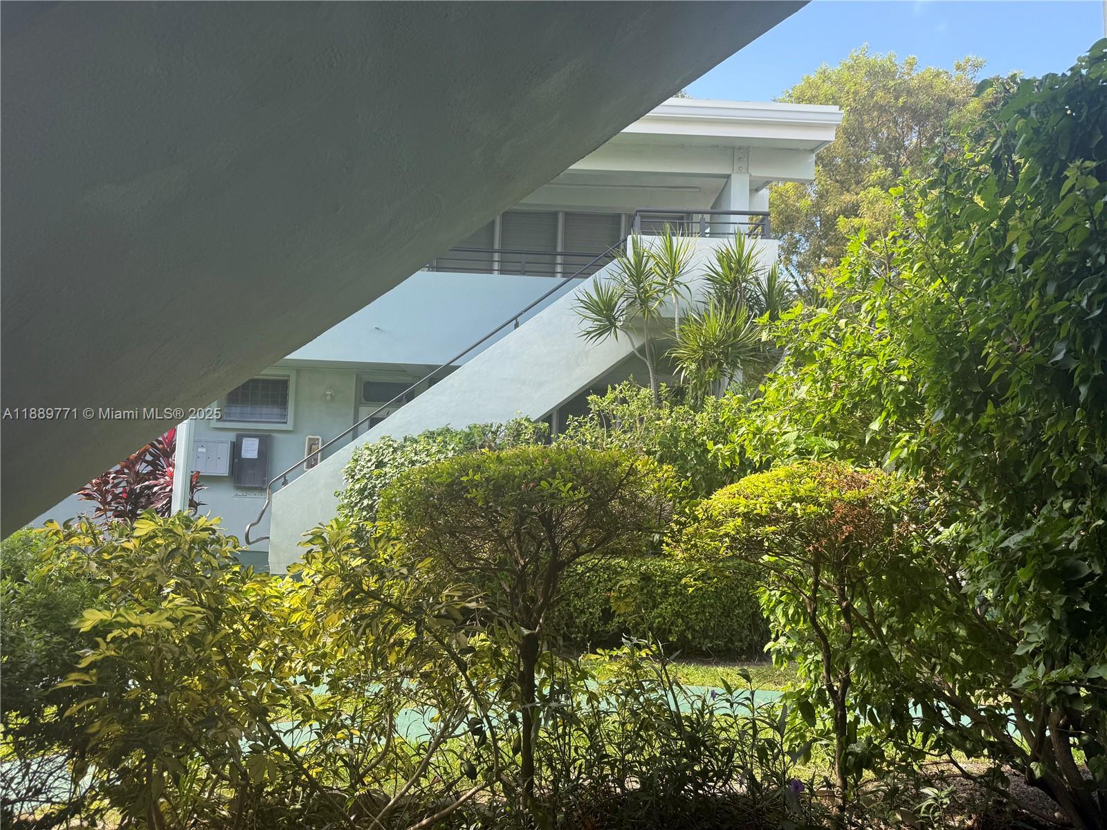 1060 CO-OP APTS INC - Residential Lease