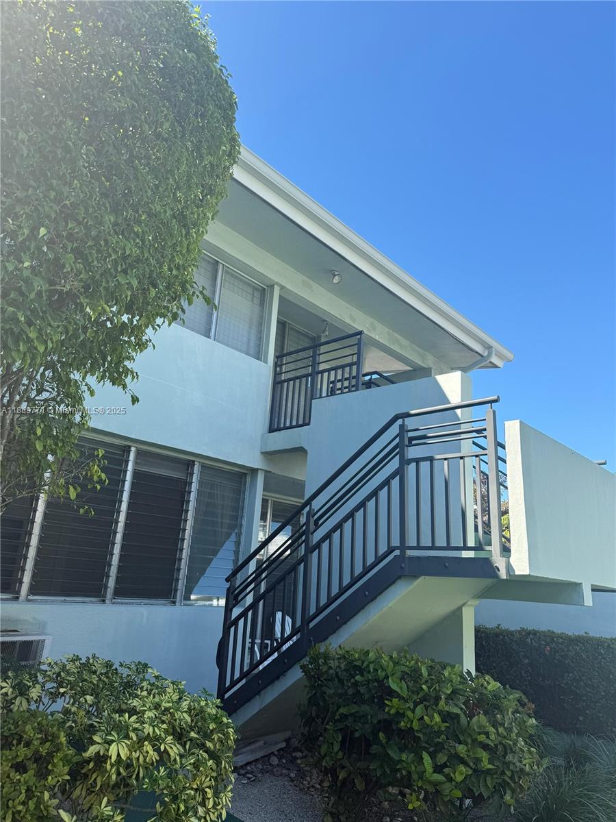 1060 CO-OP APTS INC - Residential Lease