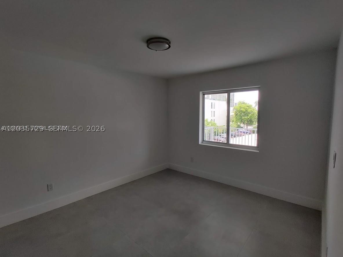 3755 NE 167th St 25