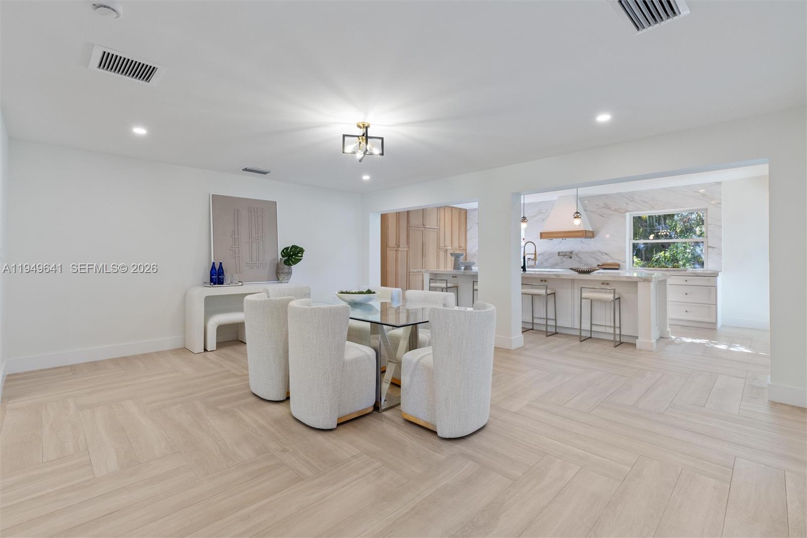 BAYSHORE PLAZA - Residential