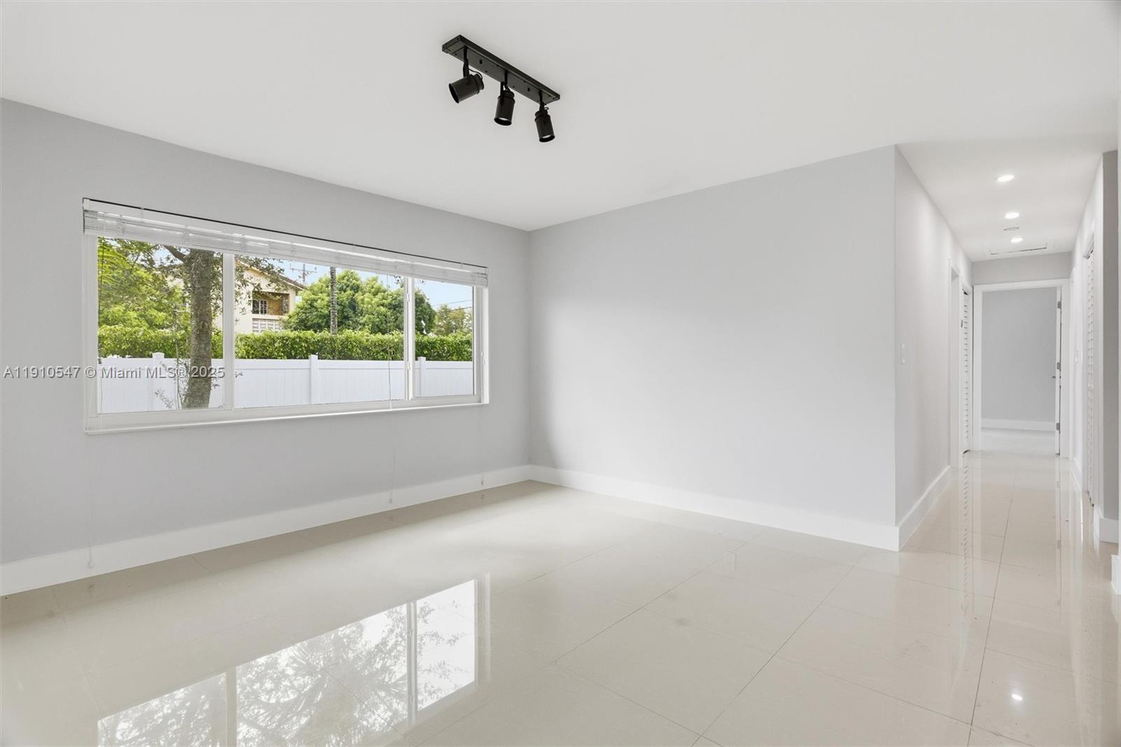 MILLER HEIGHTS SEC 5 - Residential Lease