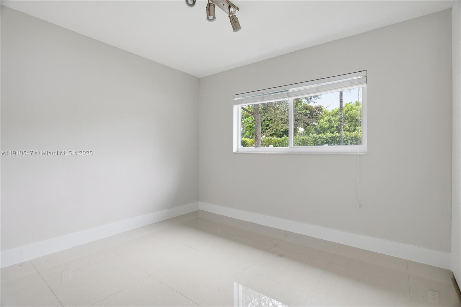 MILLER HEIGHTS SEC 5 - Residential Lease