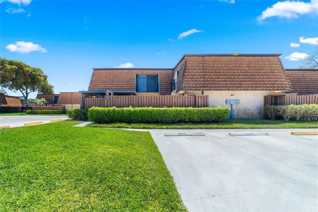 Photo of 720 7th Ln, Green Acres, FL 33463 (MLS # A11790531)