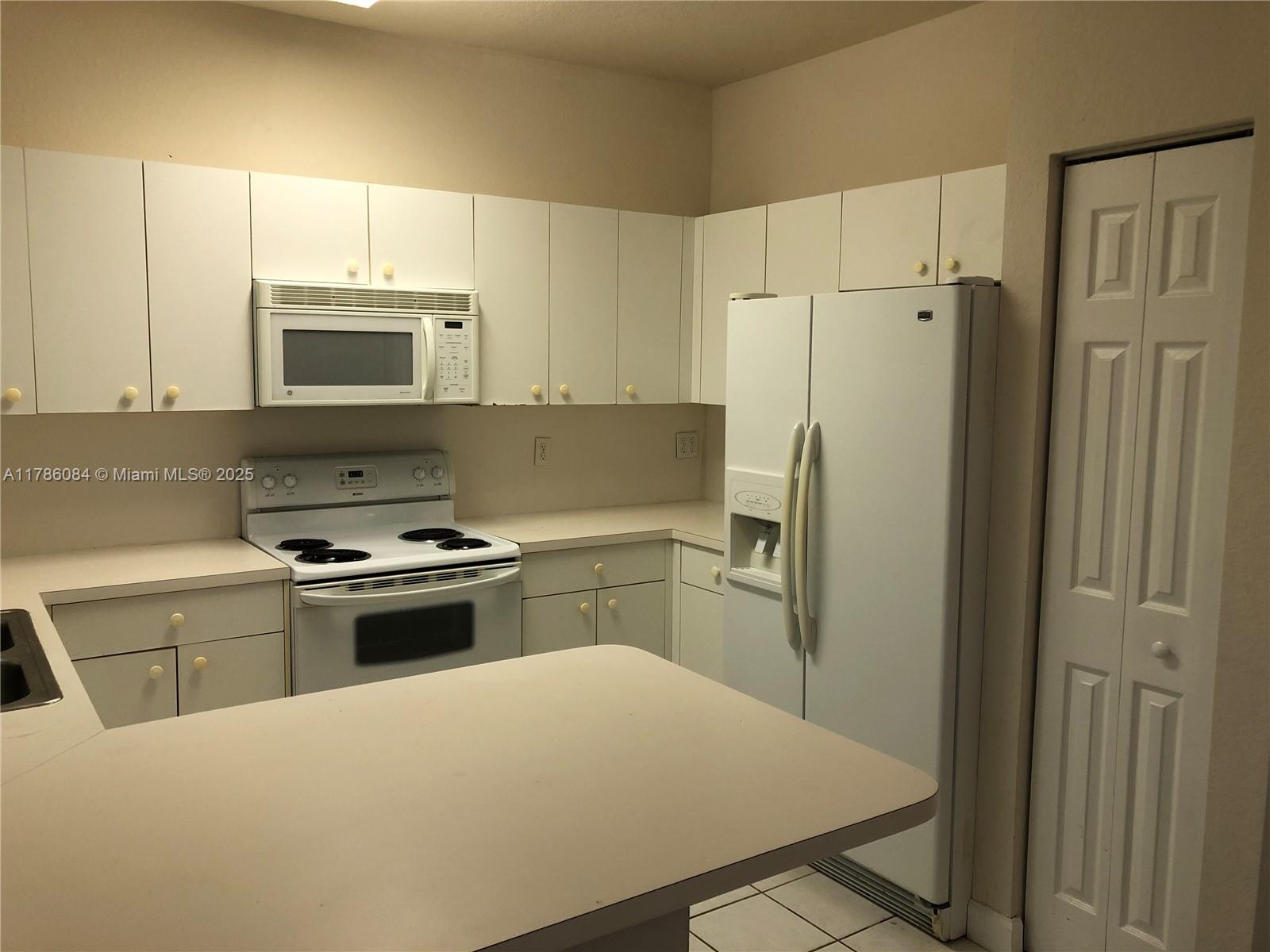 CARIBBEAN ISLES VILLAS CO - Residential