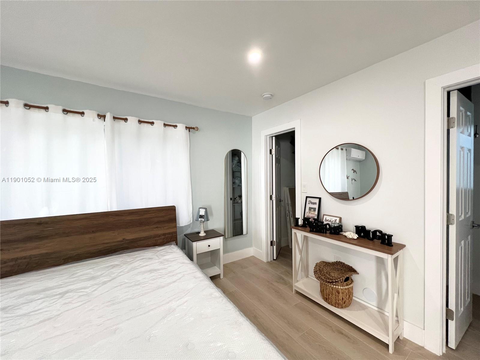 HOLLYWOOD CENTRAL BEACH - Residential Income