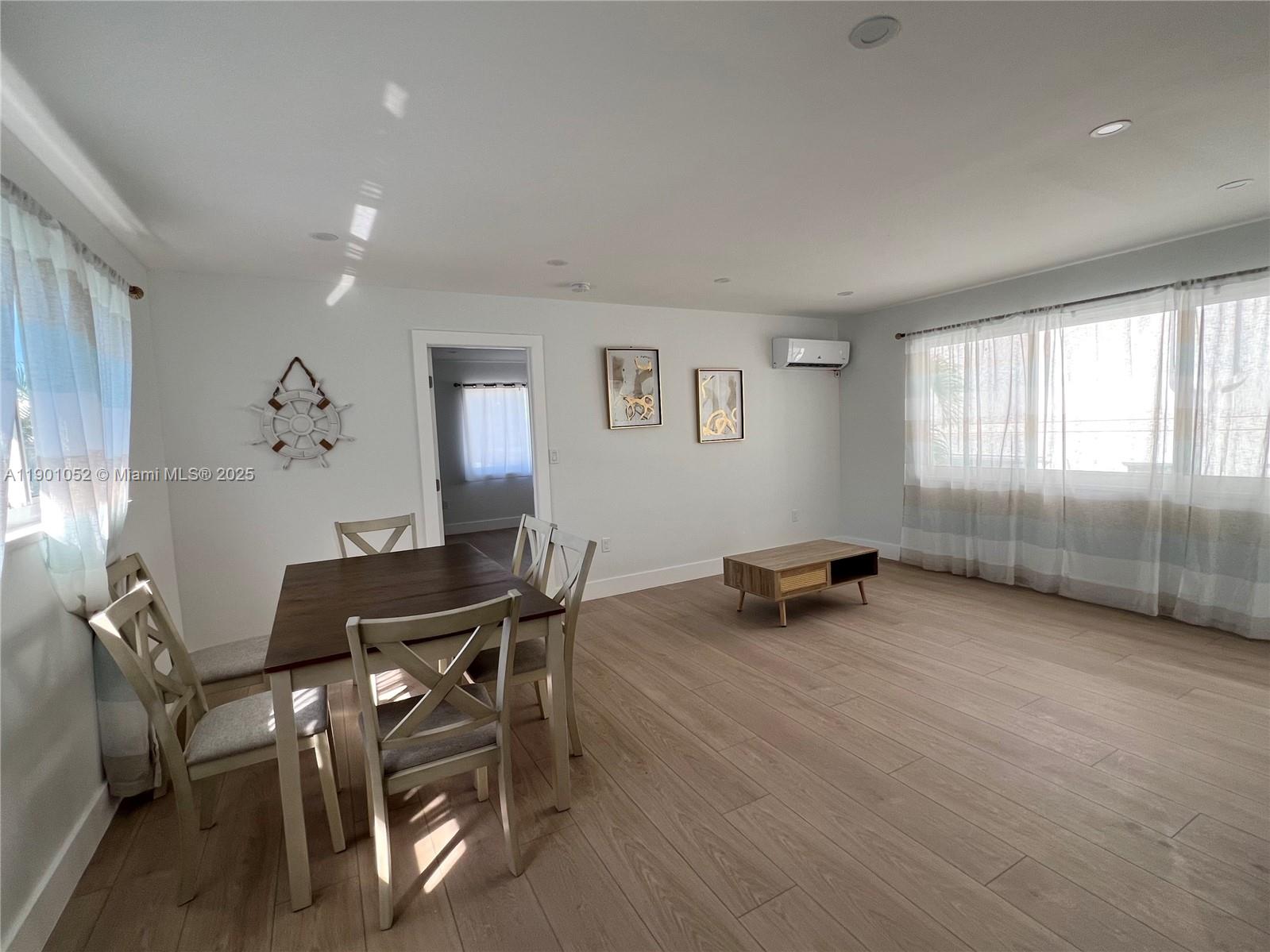 HOLLYWOOD CENTRAL BEACH - Residential Income