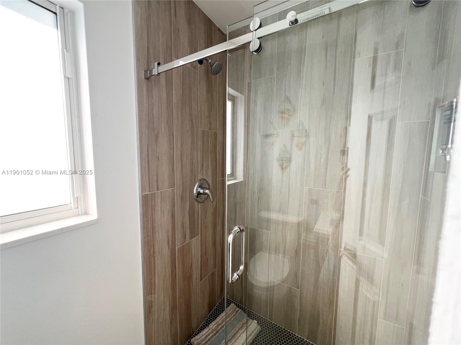 HOLLYWOOD CENTRAL BEACH - Residential Income