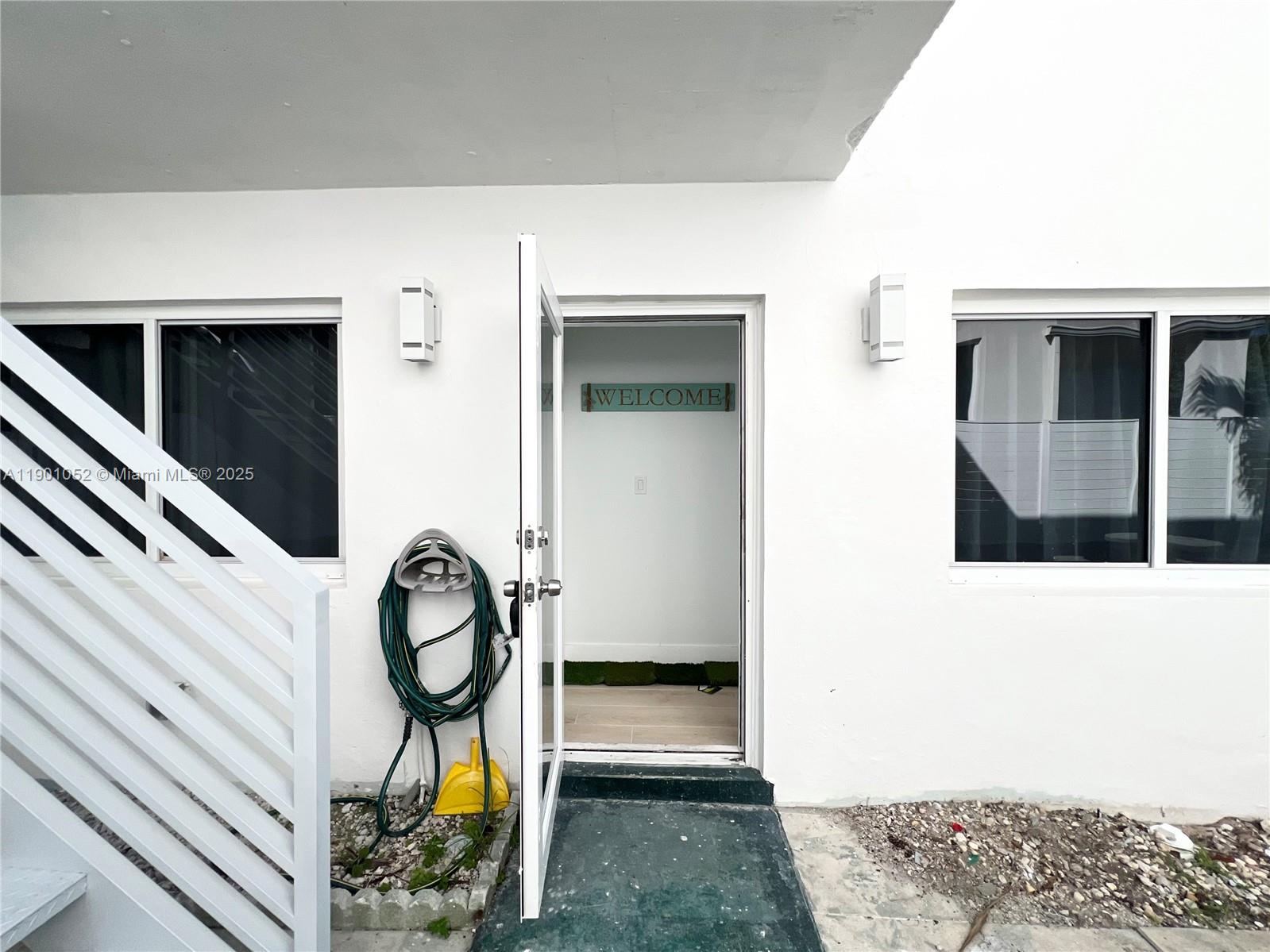 HOLLYWOOD CENTRAL BEACH - Residential Income