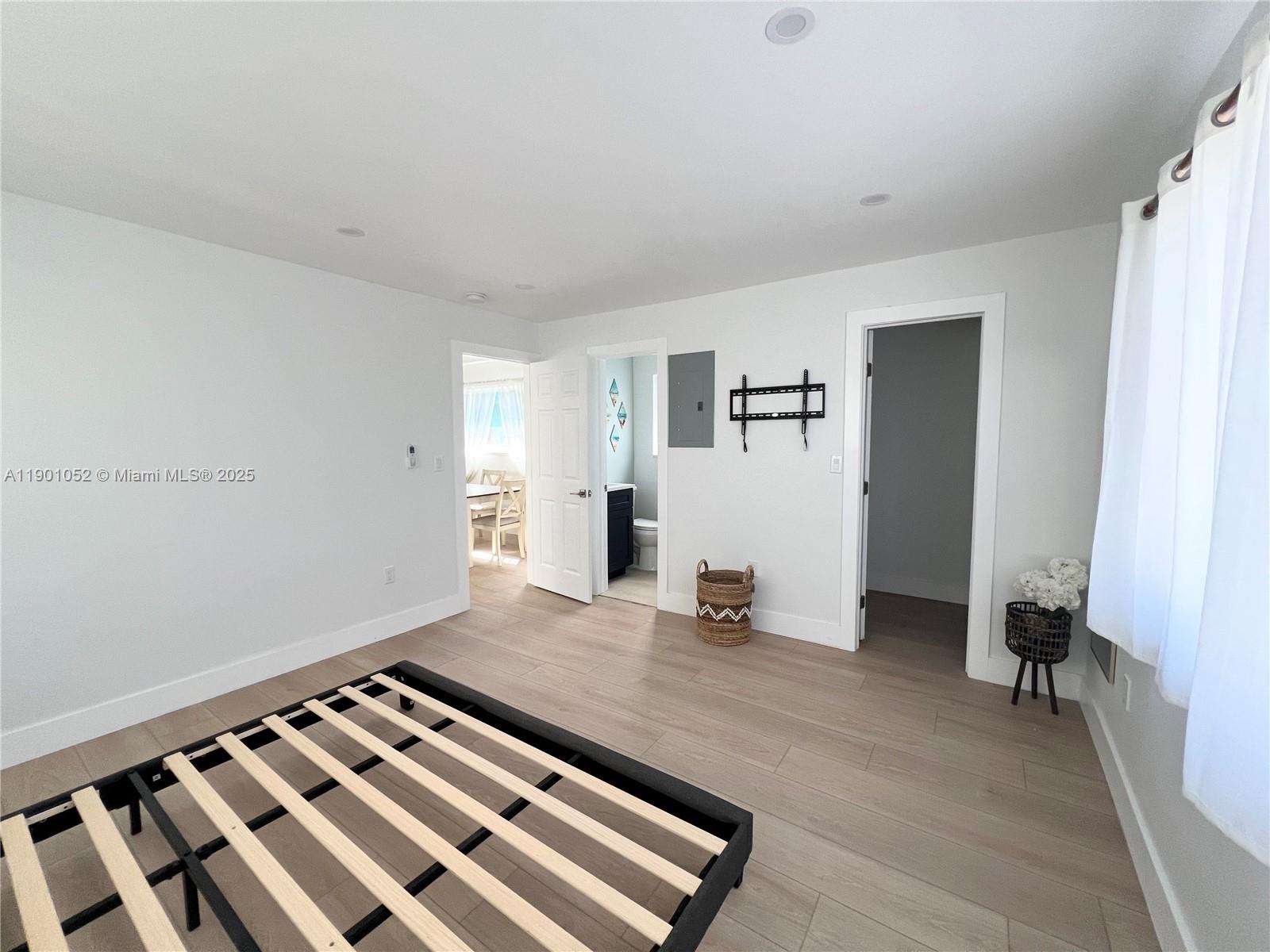 HOLLYWOOD CENTRAL BEACH - Residential Income