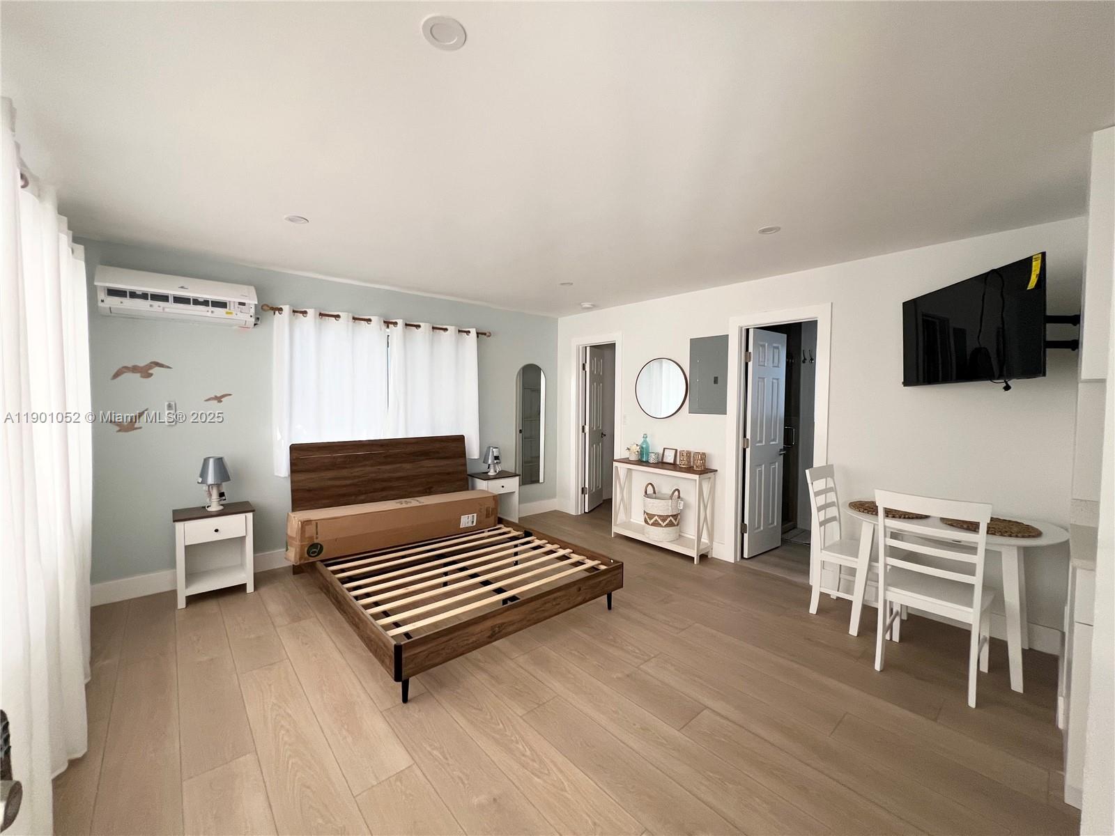 HOLLYWOOD CENTRAL BEACH - Residential Income