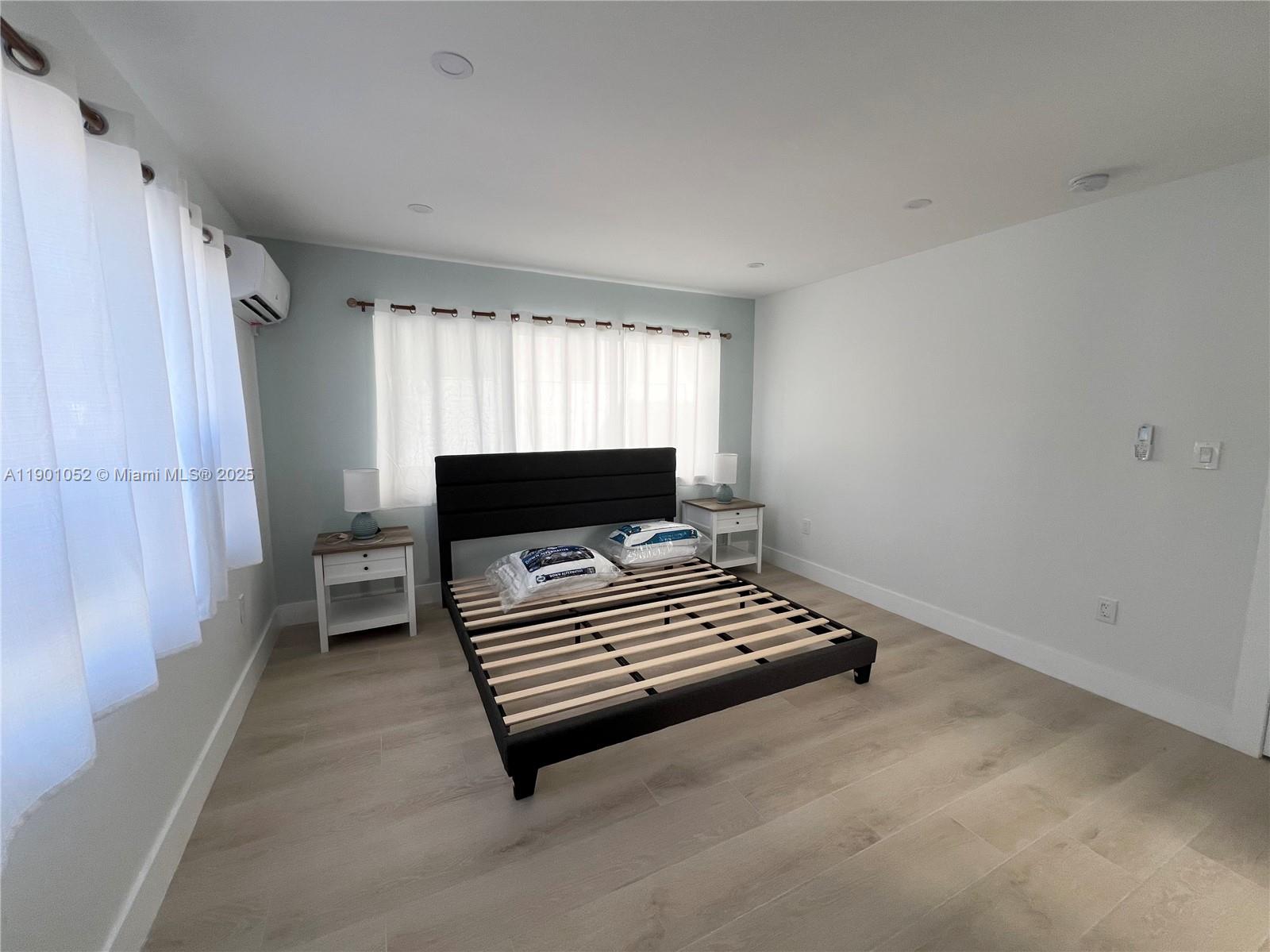 HOLLYWOOD CENTRAL BEACH - Residential Income