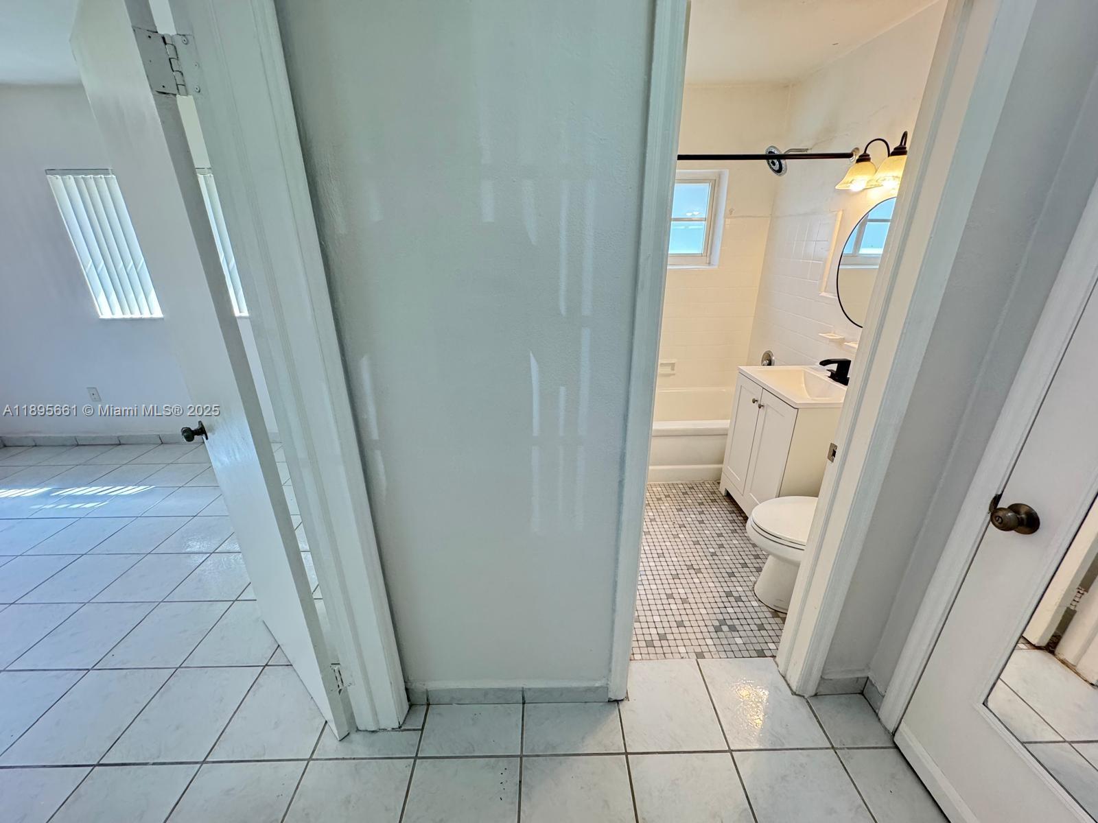 THIRD AMEND PLAT OF PORTI - Residential Lease
