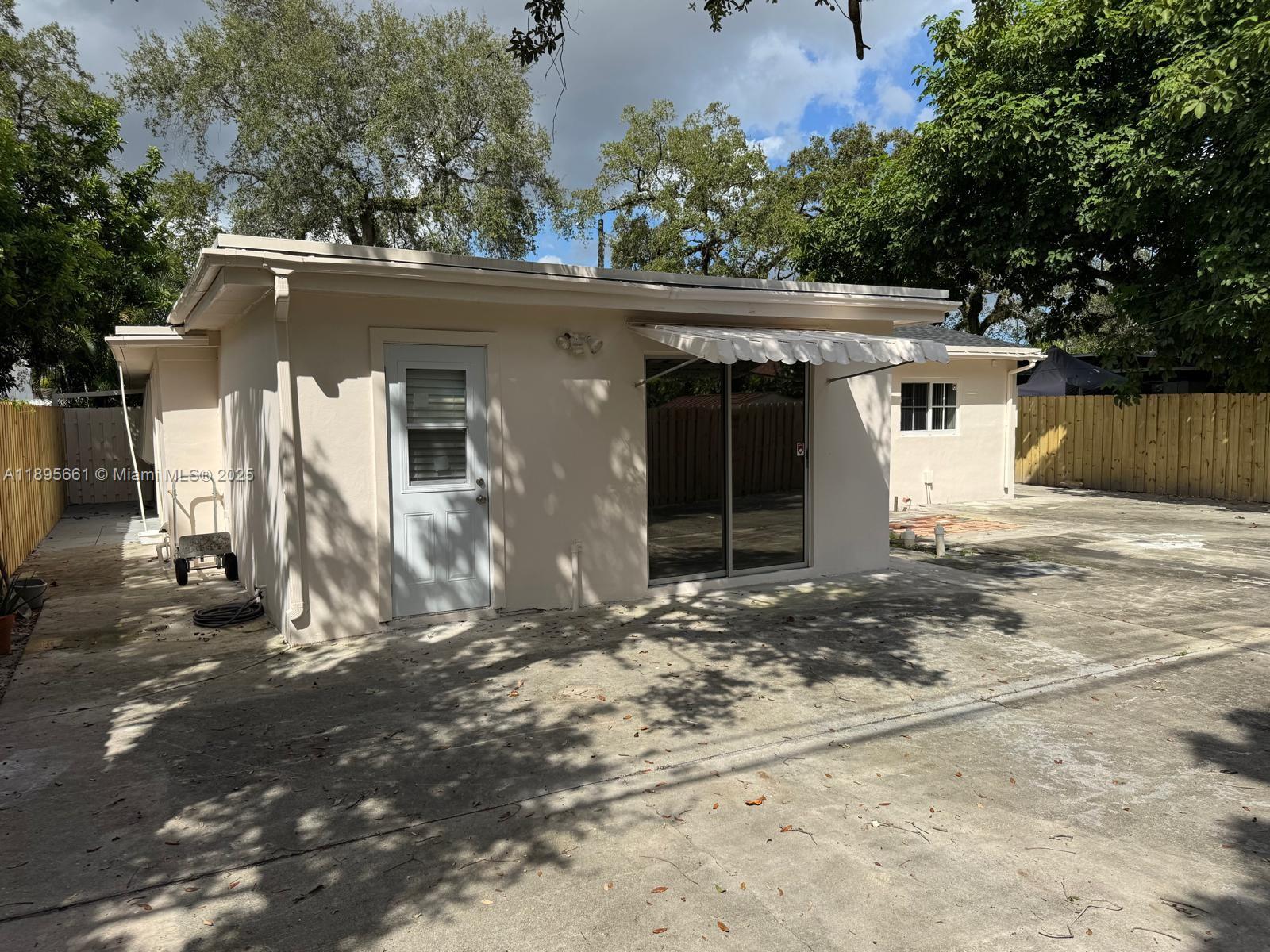 THIRD AMEND PLAT OF PORTI - Residential Lease