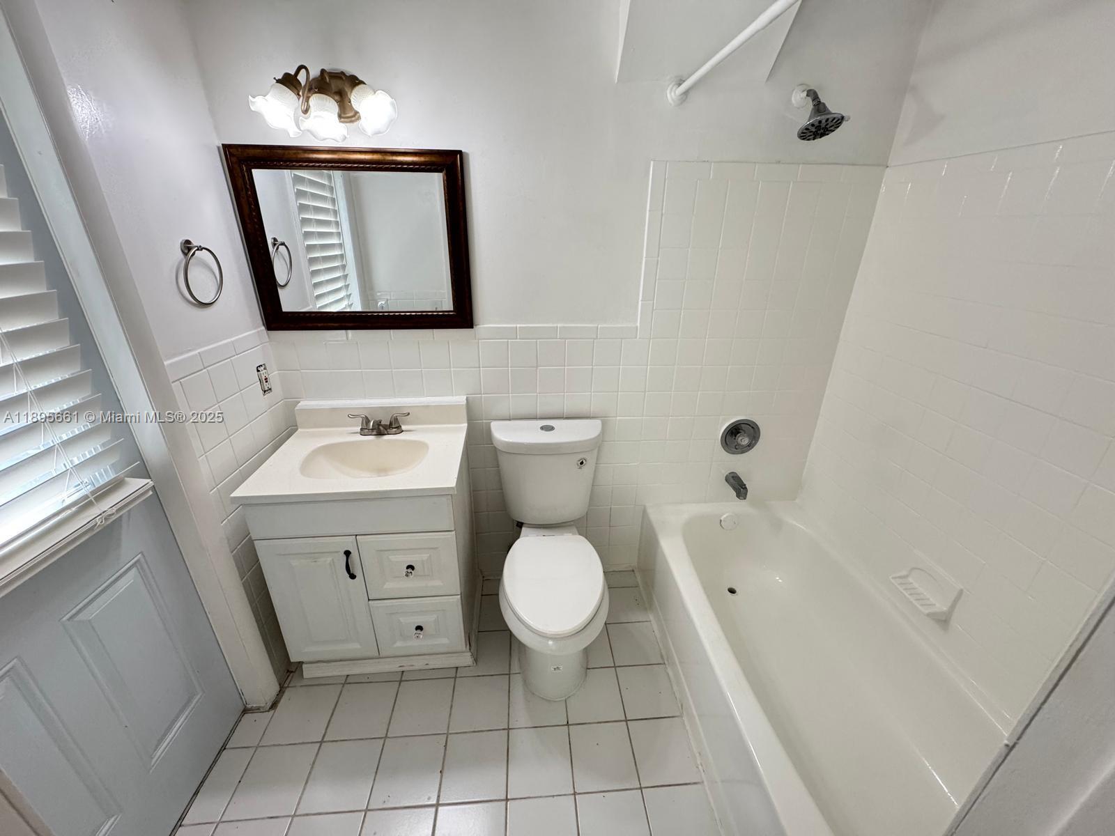 THIRD AMEND PLAT OF PORTI - Residential Lease