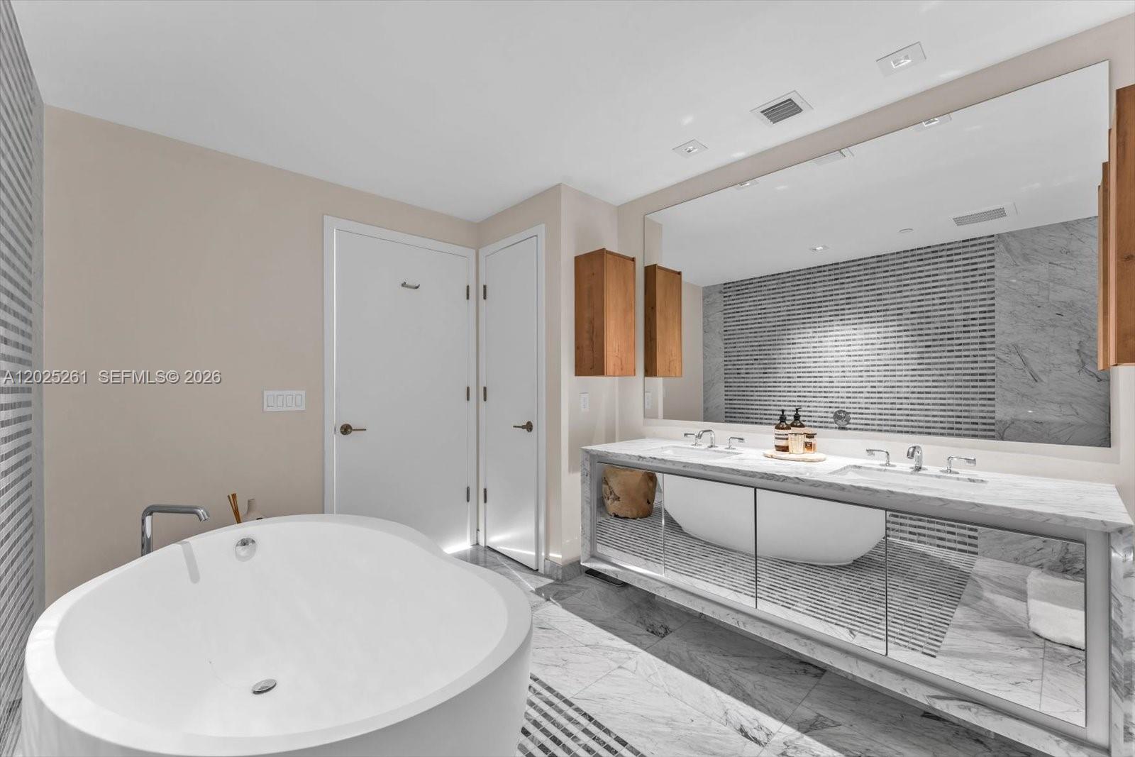 THE ELYSEE CONDO - Residential