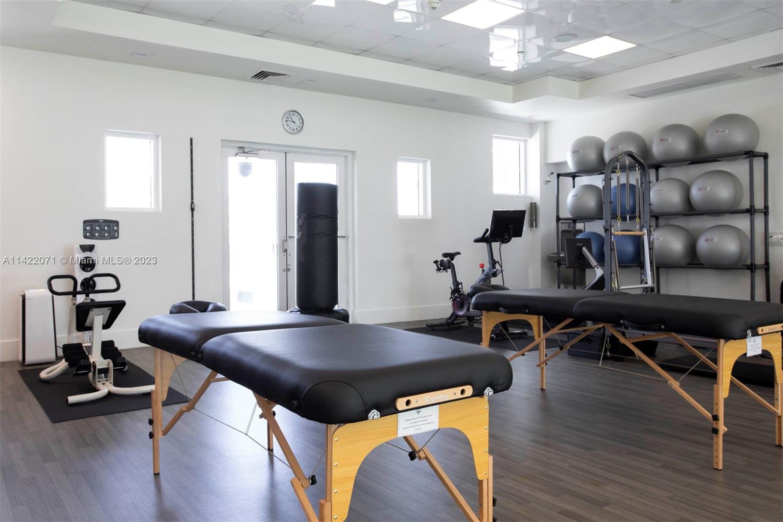 GREEN DIAMOND CONDO - Residential