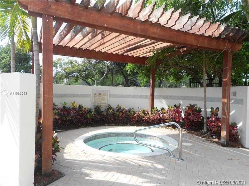 VILLAS DE VENEZIA - Residential Lease