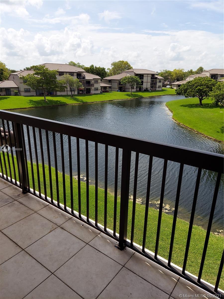 VILLAS DE VENEZIA - Residential Lease