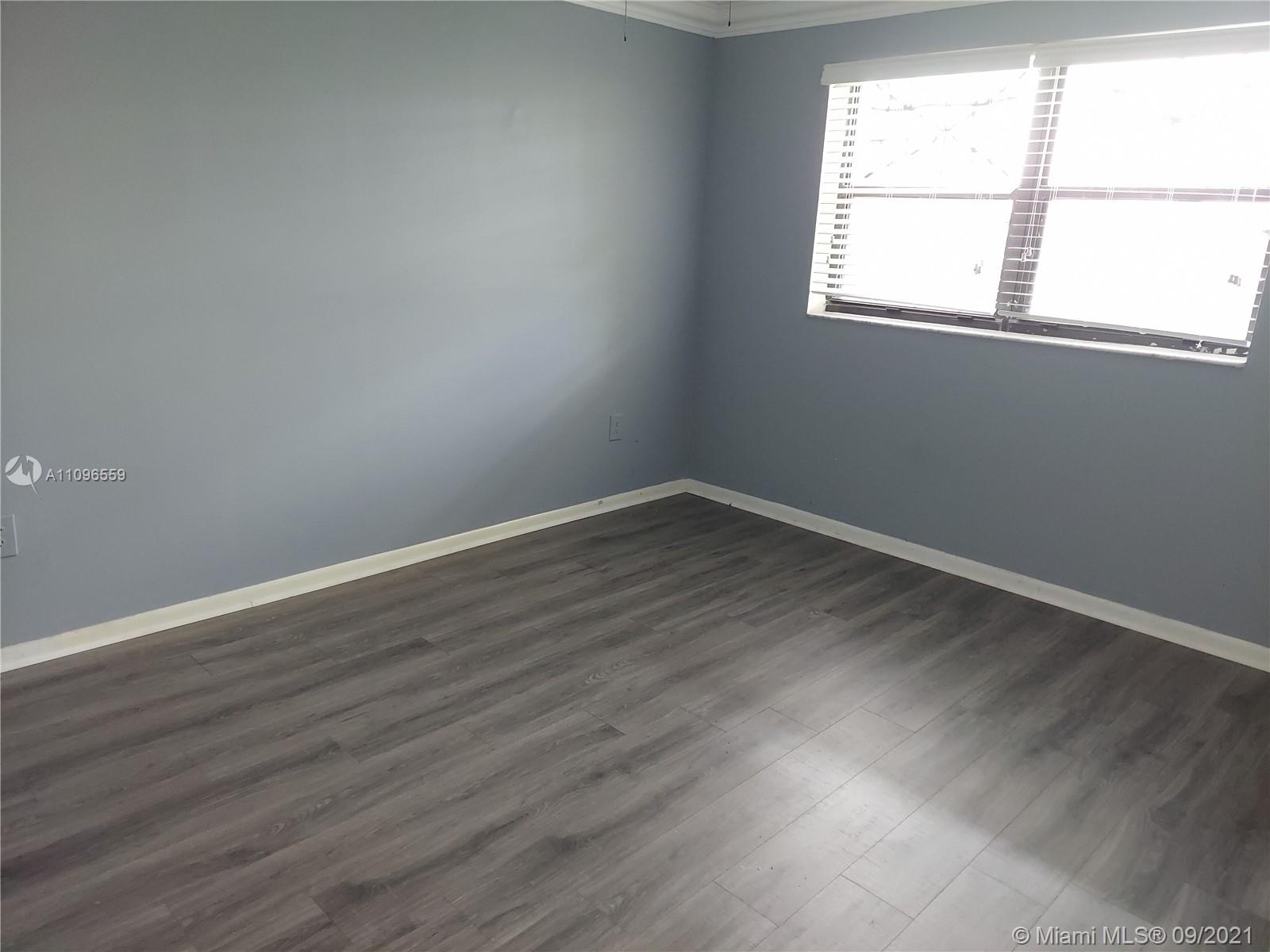 VILLAS DE VENEZIA - Residential Lease