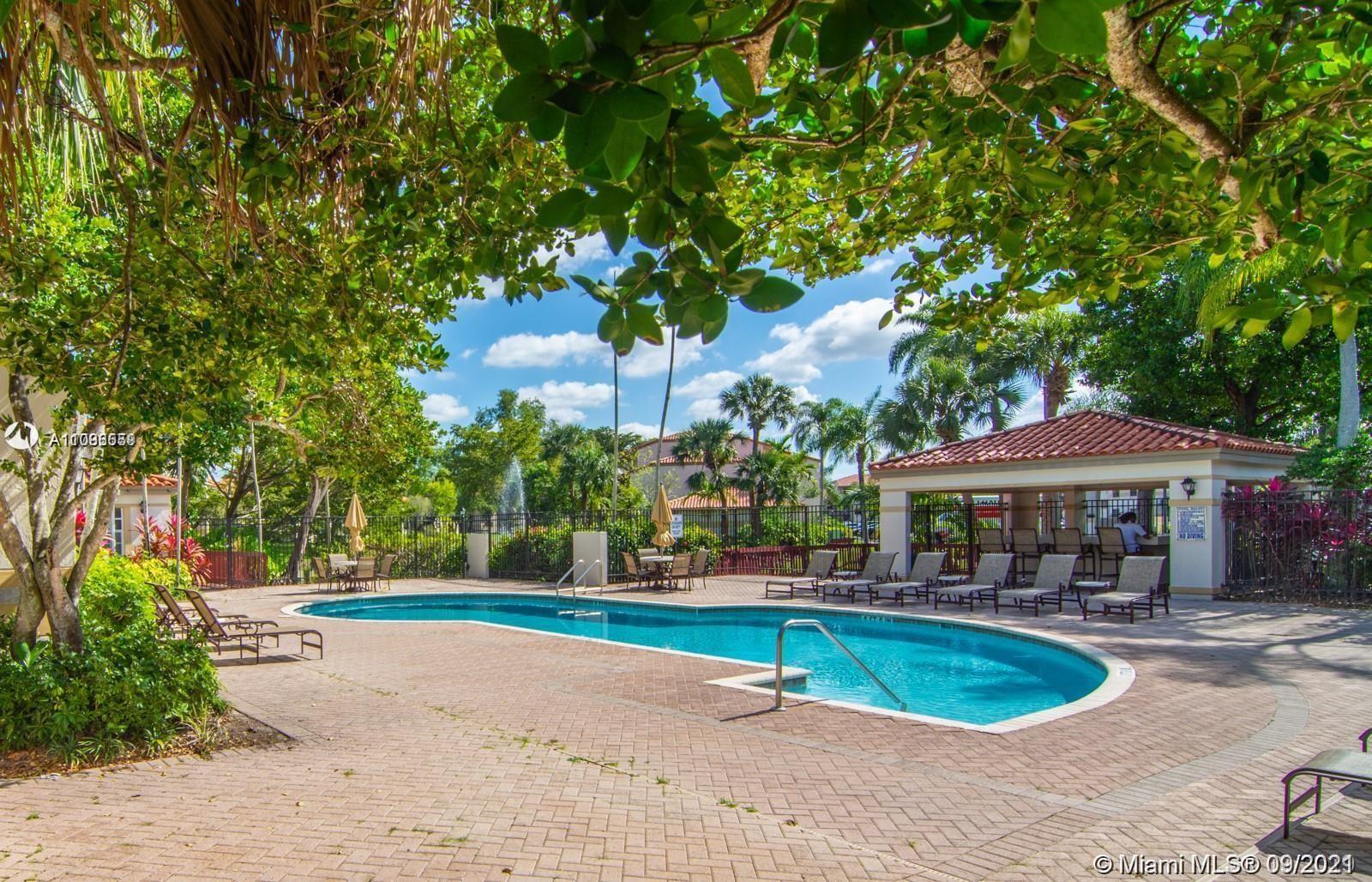 VILLAS DE VENEZIA - Residential Lease