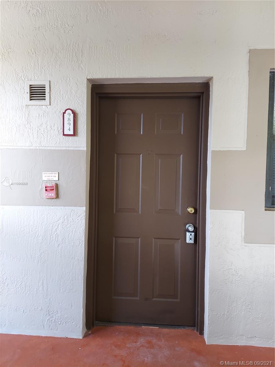 VILLAS DE VENEZIA - Residential Lease