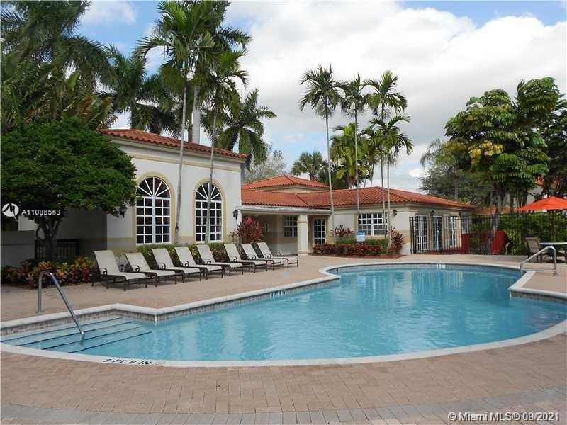 VILLAS DE VENEZIA - Residential Lease