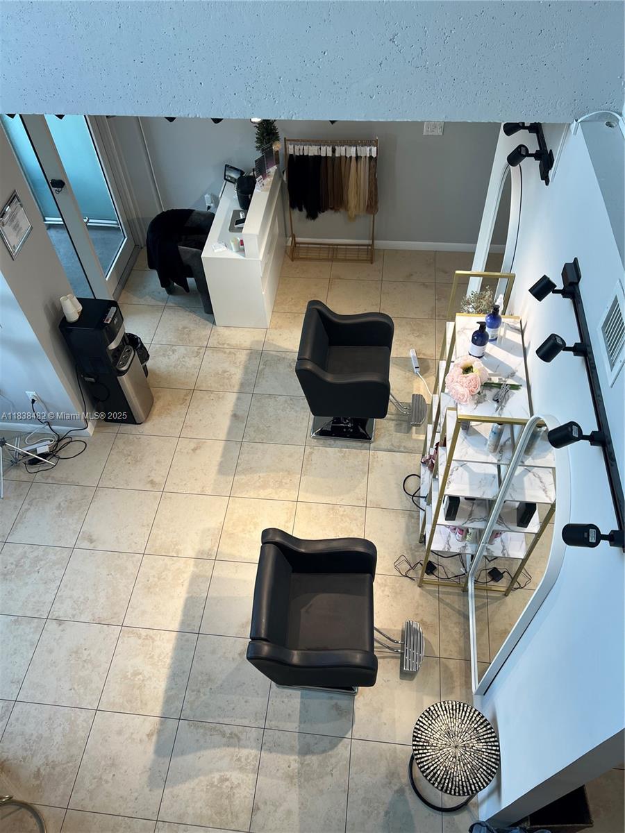 MIDBLOCK MIAMI CONDO - Residential