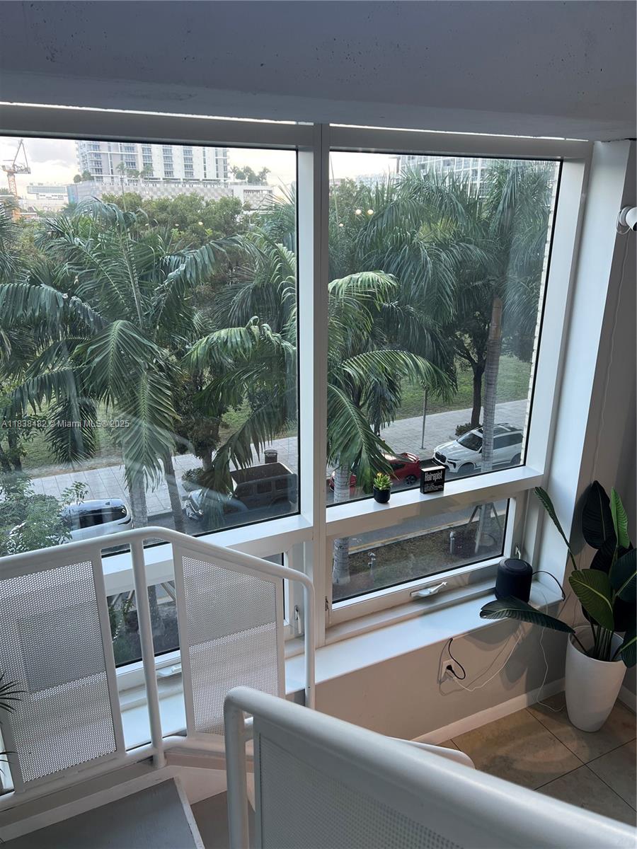 MIDBLOCK MIAMI CONDO - Residential