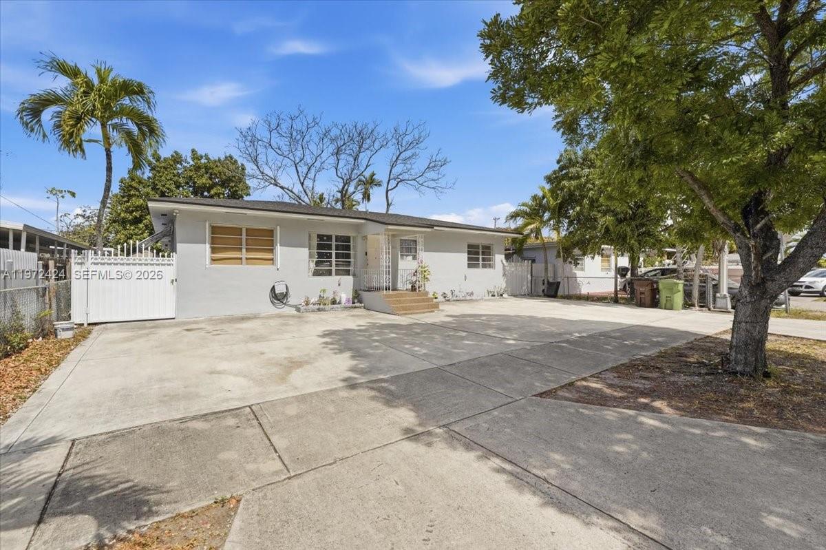 HIALEAH 13TH ADDN AMD PL - Residential